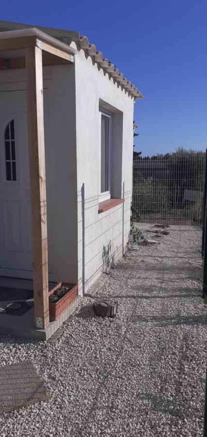 Mas Vincent Apartment La Fare-les-Oliviers ภายนอก รูปภาพ