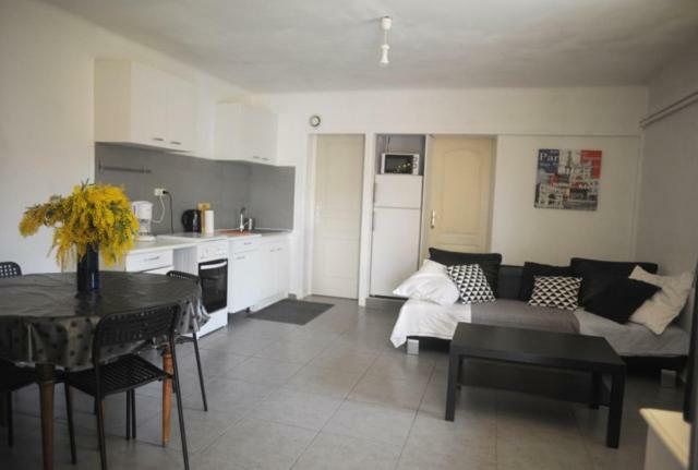 Mas Vincent Apartment La Fare-les-Oliviers ภายนอก รูปภาพ